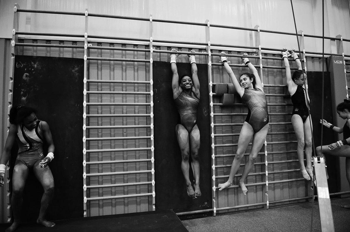 Simone-Biles-SI329_TK1_00490.jpg